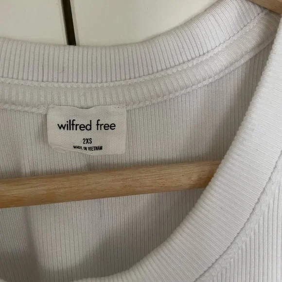 Aritzia (Wilfred Free) Go-To Ribbed Tank - Picture 3 of 3